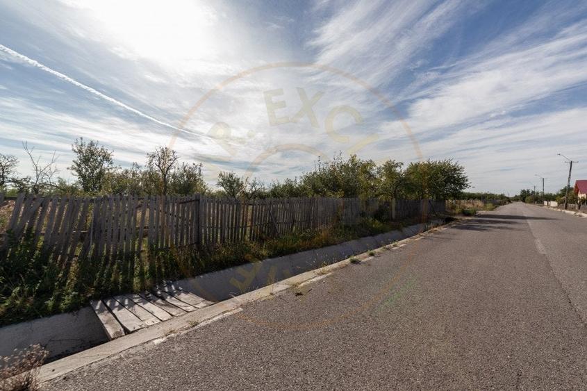 Teren agricol intravilan de 2847 mp, în Cuca