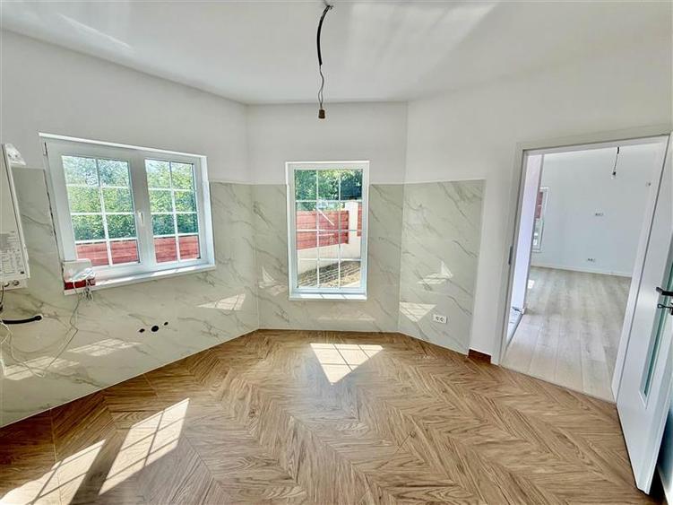 Casă individuală cu 4 camere cu Teren 450 Mp în Valea Adâncă