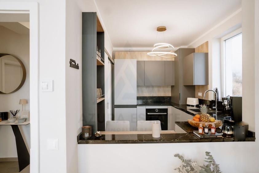 Apartament cu 5 camere decomandat în Cristian