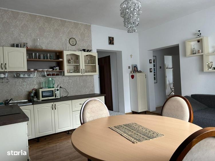 Casă cu 4 camere în Ultracentral