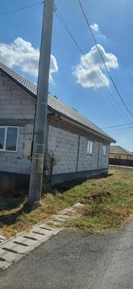Casă cu 4 camere cu Teren 300 Mp în Baia