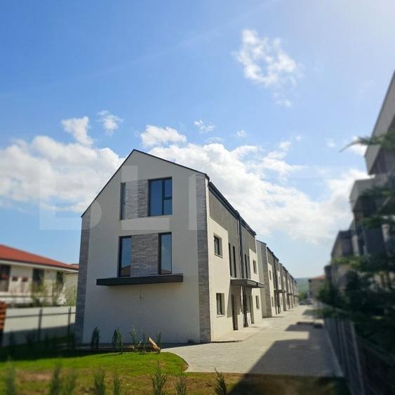 Duplex cu 4 camere cu Teren 120 Mp în Florești