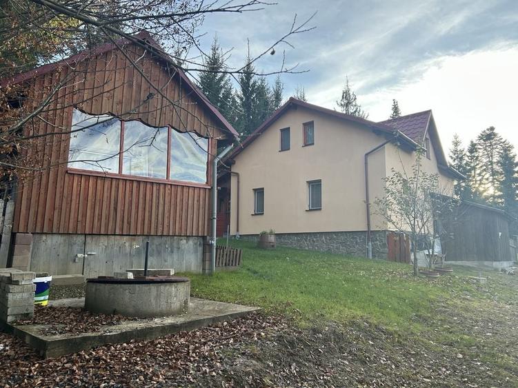 Casă cu 4 camere în Poiana Stampei