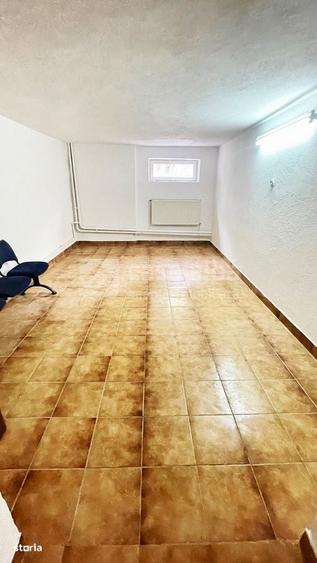 Casă cu 4 camere în Sărărie