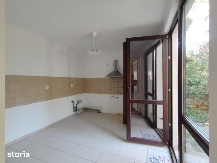 Casă cu 5 camere cu Teren 505 Mp în Corbeanca