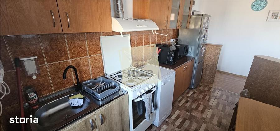 Apartament cu 3 camere semidecomandat în Terezian