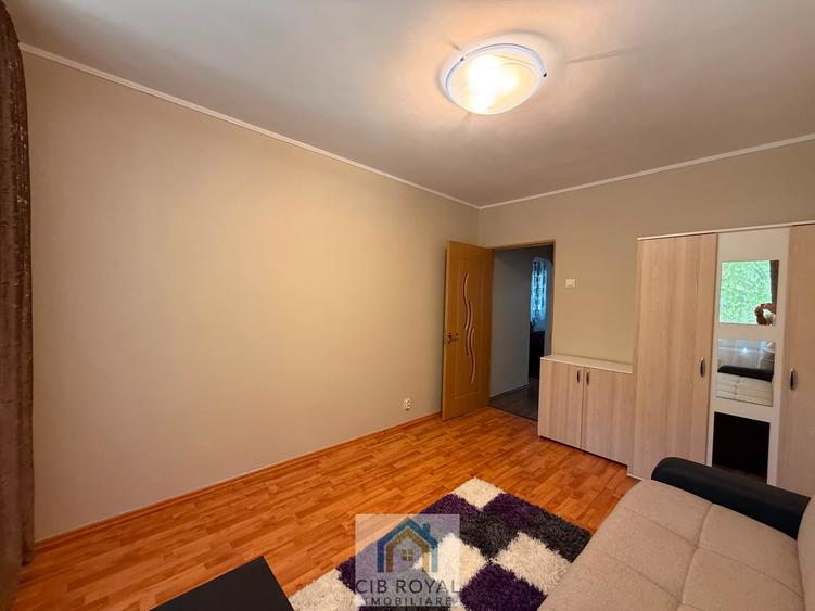 Apartament cu 3 camere semidecomandat în Câmpia Libertății