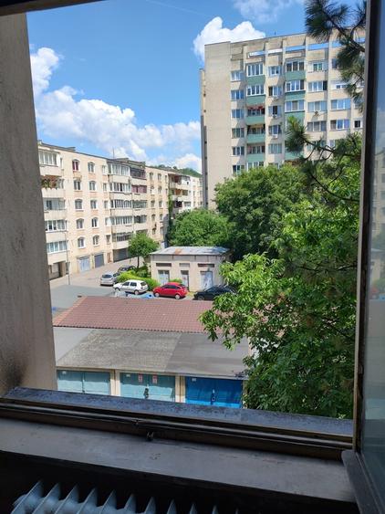 Apartament cu 2 camere semidecomandat în Tudor