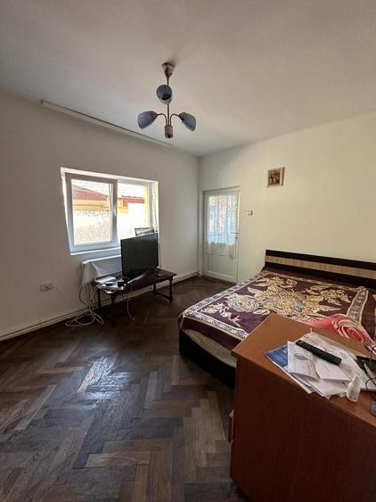 Casă individuală cu 5 camere cu Canalizare în Coiciu