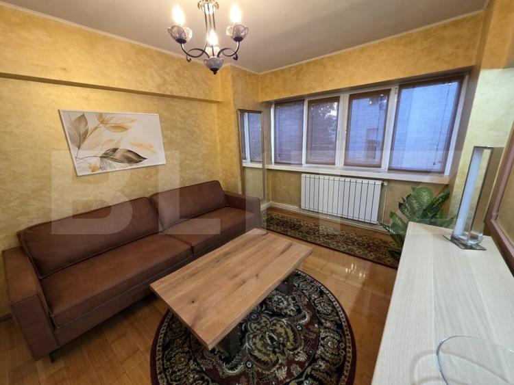 Apartament cu 4 camere decomandat, mobilat în Ultracentral