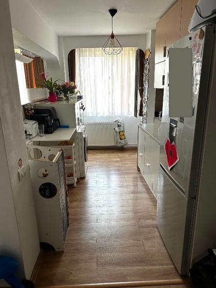 Apartament cu 4 camere decomandat, mobilat în Circumvalațiunii