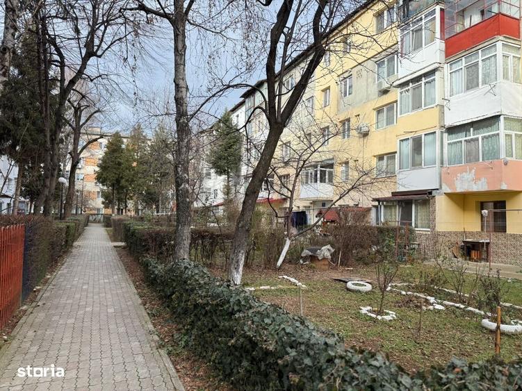Apartament cu 2 camere semidecomandat în Micro 5