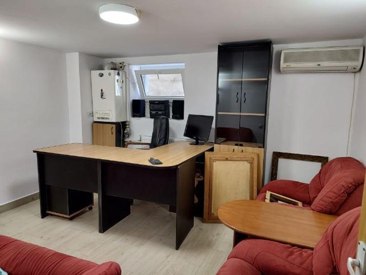 Bd. Unirii – Tribunal  Spatiu Birouri – Avocatura / Notariat 30 mp.   - 7