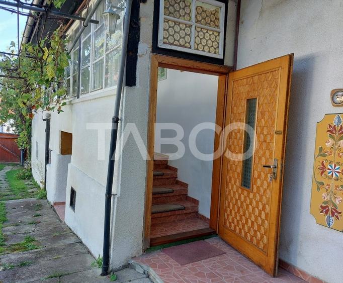 Casa de vanzare cu 2 apartamente separate si teren 500 mp Cisnadioara - 24