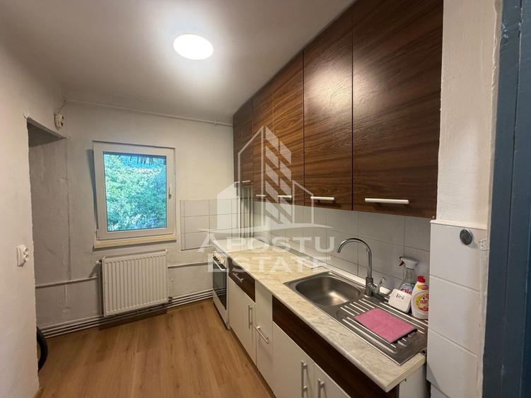 Apartament cu 2 camere semidecomandat, mobilat în Lipovei