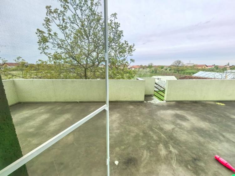 Casa Inedita , 300 mp utili, P+M,  5 bai, 6 dormitoare , 1975 mp teren,  Sacalaz - 8