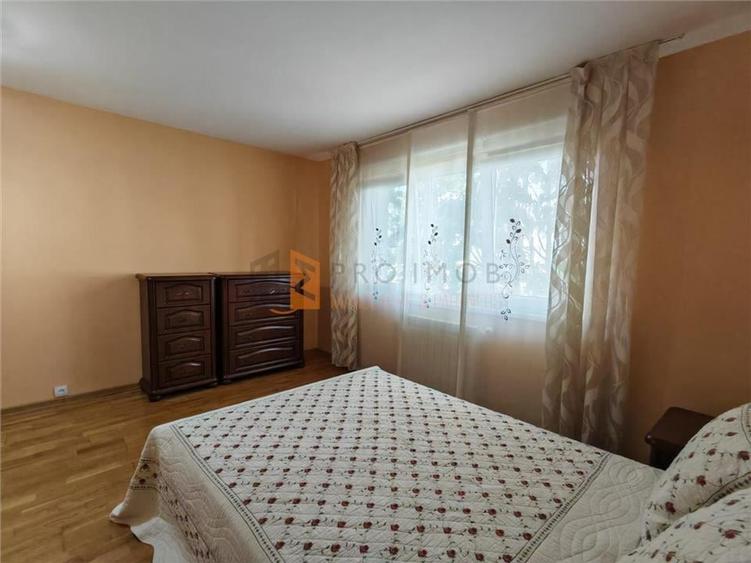 Apartament 3 camere cf 1 semidecomandat  zona Micro 5 - 6