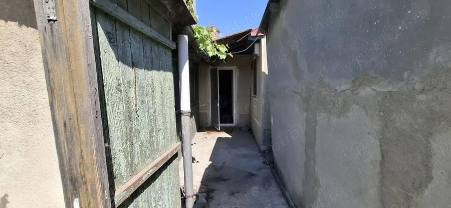Casa cu gradina si curte 400 mp, cartier Bratianu, Constanta - 1