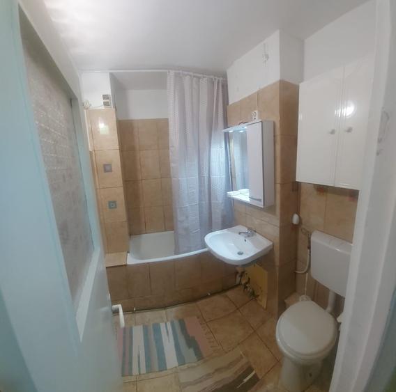 Inchiriez apartament 2 camere - 1