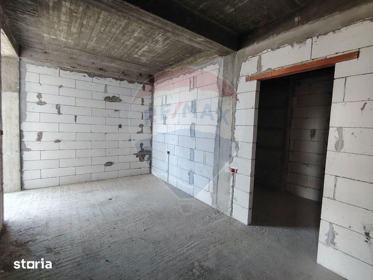 Apartament cu 3 camere CRANGUL PETRESTI. - 2