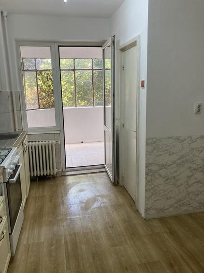 Vand apartament 2 camere ,tip D mare pe B dul Dacia nr 30 ,vis a vis Scoala Dacia - 5