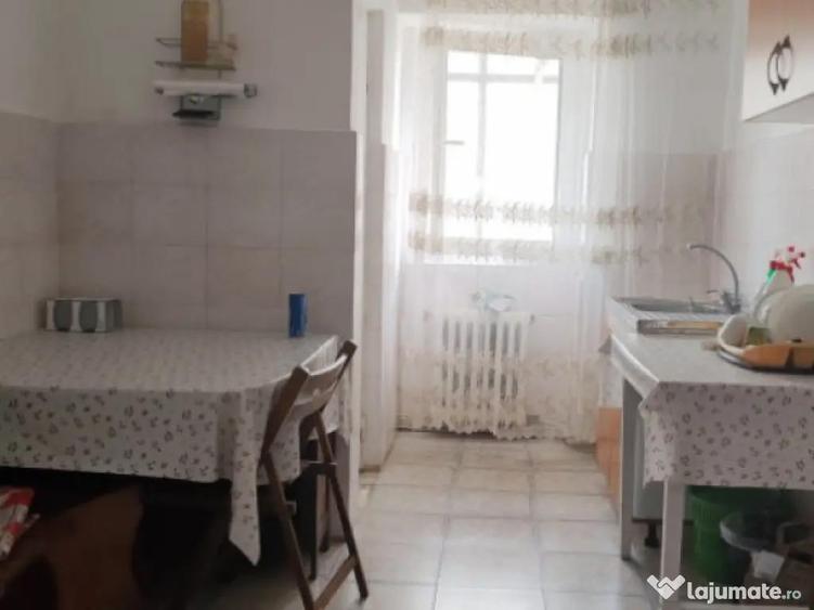 Apartament decomandat cu 3 camere, etaj 7/8, Vaslui zona Tra - 4