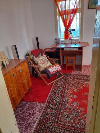 Vand casa batranrasca locuibila. - 2