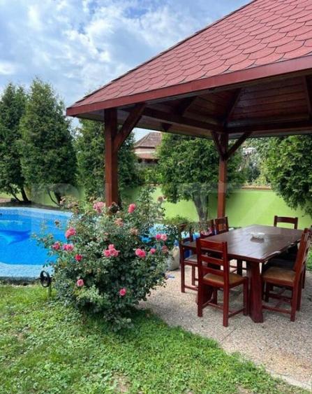 Proprietate de excep?ie cu casa spa?ioasa, piscina ?i - 1