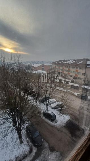 Apartament 3 camere, hol patrat, 2 balcoane,etaj intermediar, Unirii - 14