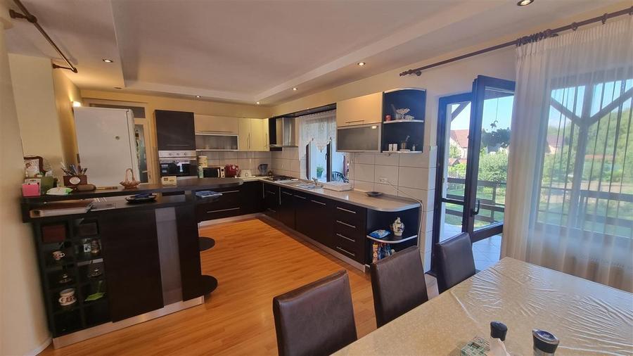 Vila de 8 camere zona centrala Stupini Brasov - 9