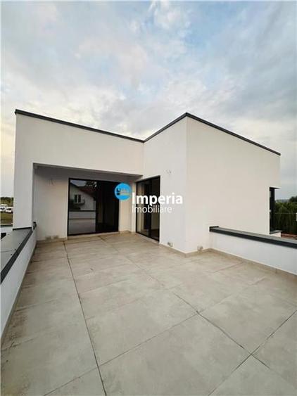 Persoana fizica de vanzare doua VILE DE LUX cu vedere la lac CORBEANCA - 10