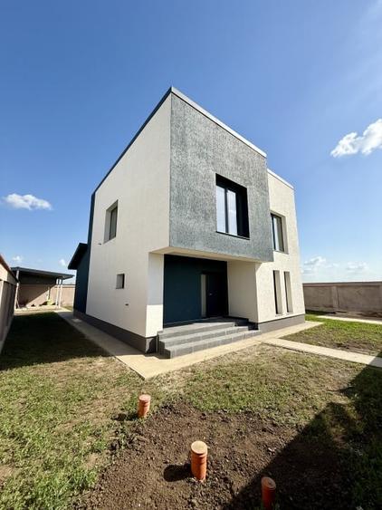 Vila de vanzare in Frumusani – 4 camere, foisor si curte spatioasa - 1