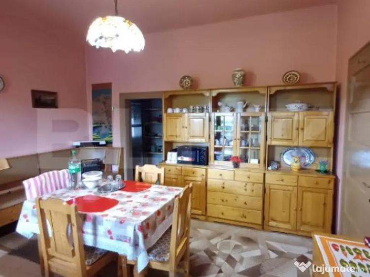 Casa renovabila cu 2 spatii comerciale, 416.6 mp, teren de 7 - 18