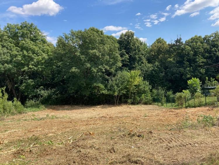 TEREN INTRAVILAN 1060 MP, BUCIUM- BARNOVA, DESCHIDERE LA DRUM 23 M - 1