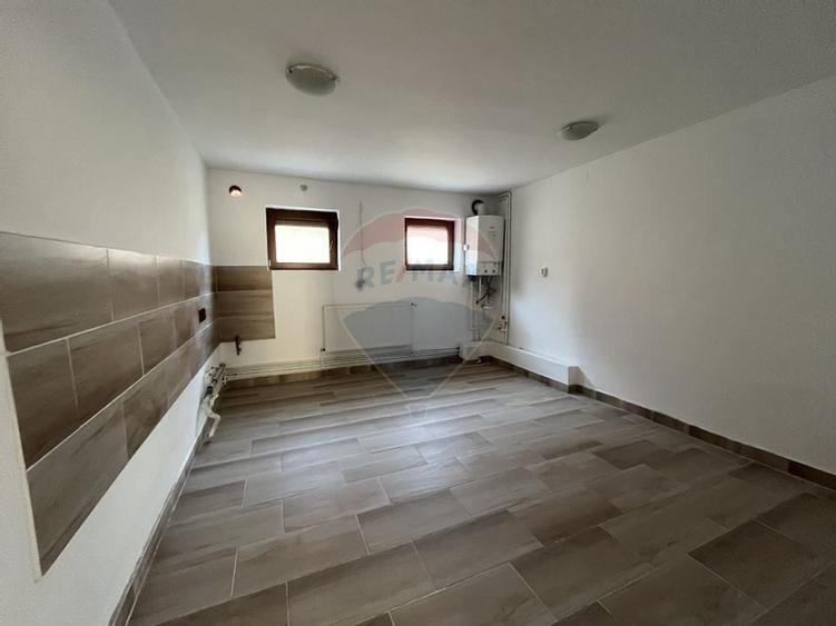 Casă cu 6 camere de vânzare în Pitești - 11