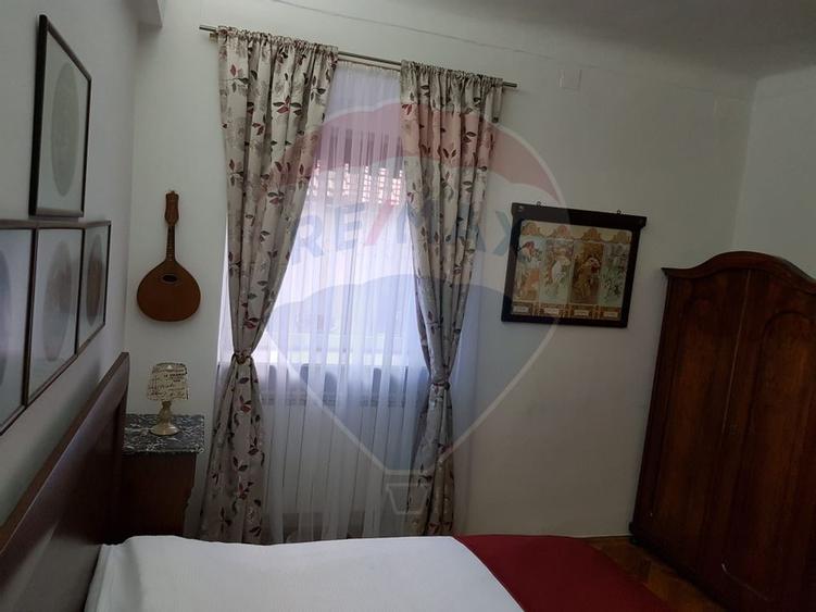 Apartament cu 3 camere de vanzare pe Str.Tribunei - 13