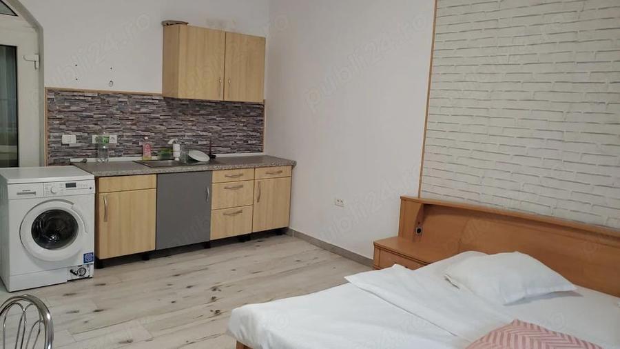 Vand 3 studiouri, 4 camere cu bai proprii ?i bucatarie comuna, toate situate in aceea?i cladire - 1