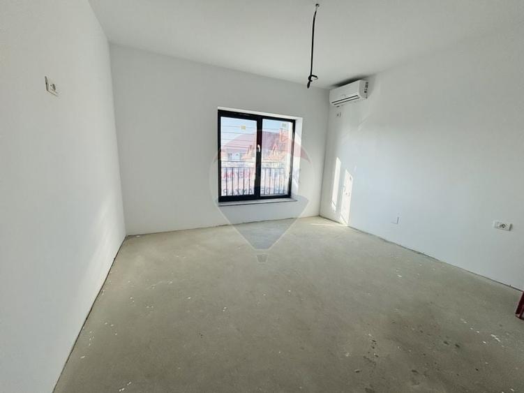 Vilă cu 4 camere de vânzare - 18