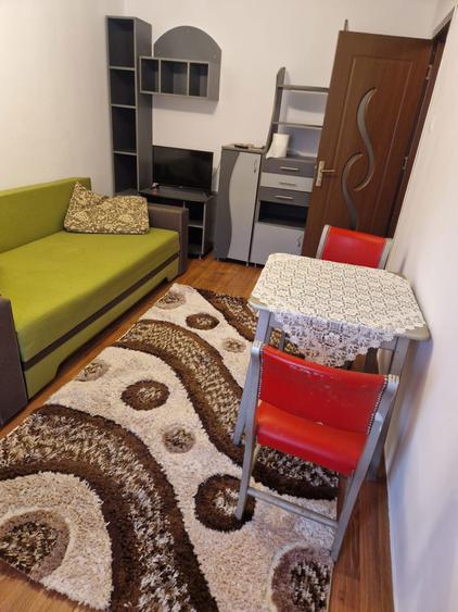 Inchiriez garsoniera - 2