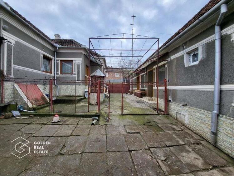 Casa cu 2 corpuri de cladire, oras Lipova - 3