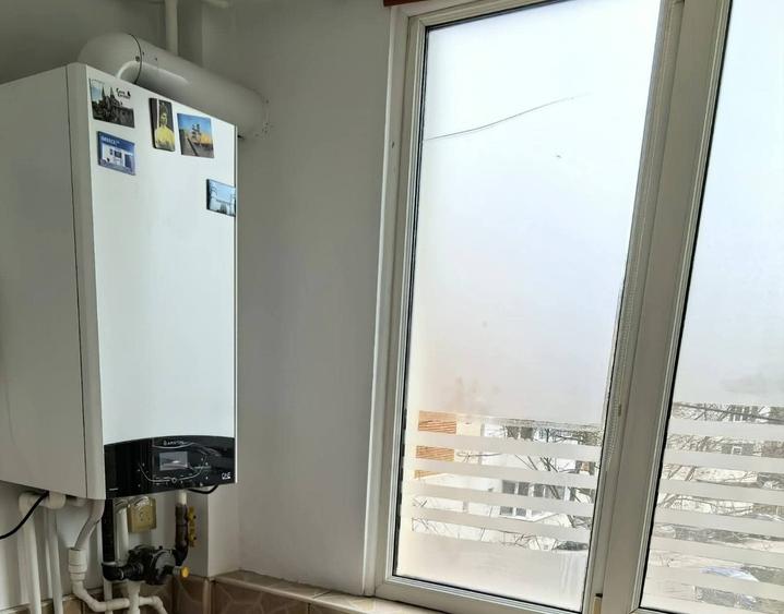 Apartament cu 3 camere decomandat în E3