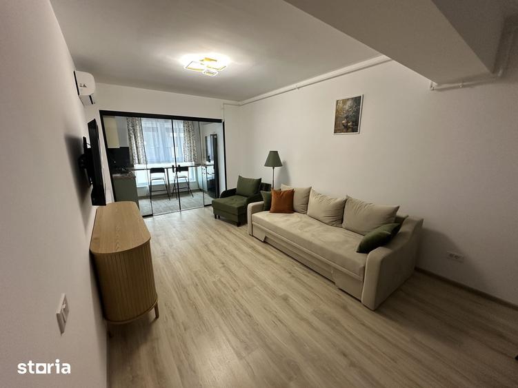 Apartament cu 2 camere semidecomandat în Apărătorii Patriei