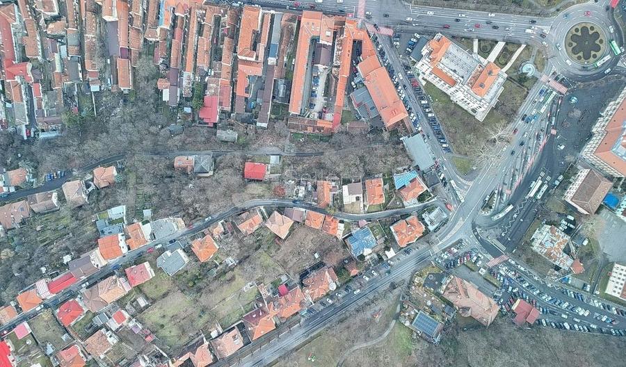 Teren intravilan, ultracentral. - 27