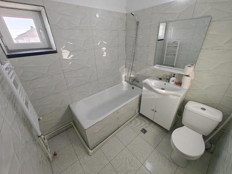 Apartament 3 camere decomandat Fete?ti - 1