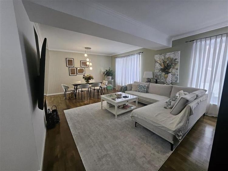 Vila P+1+M 240 mp - Militari Residence / priza EV - 2