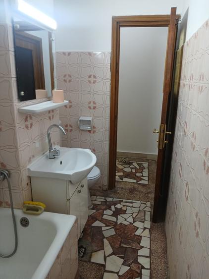 Oferim spre chirie apartament zona Spital - 6
