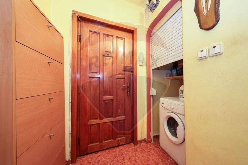 Apartament decomandat de vânzare în zona Tractorul - 8