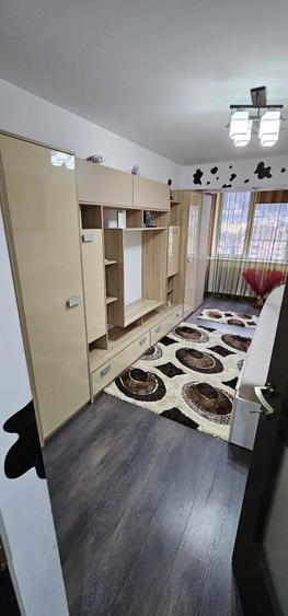 Inchiriez apartament 3 cam cf 1 decomandat ,Central - 4