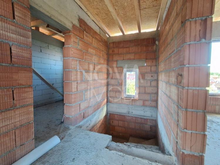 Casa tip duplex, la alb - Sura Mica - COMISION 0 - 12