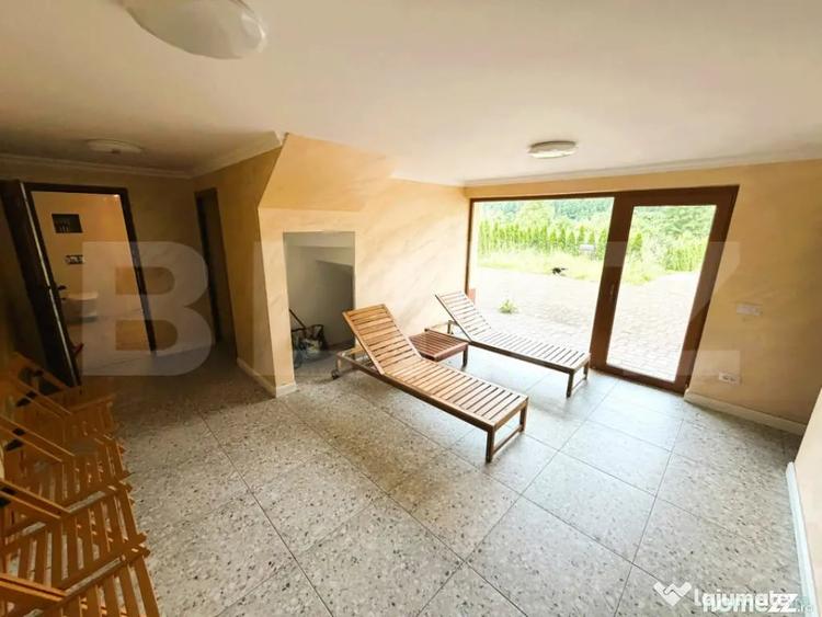 Casă cu 5 camere cu Teren 3000 Mp în Central